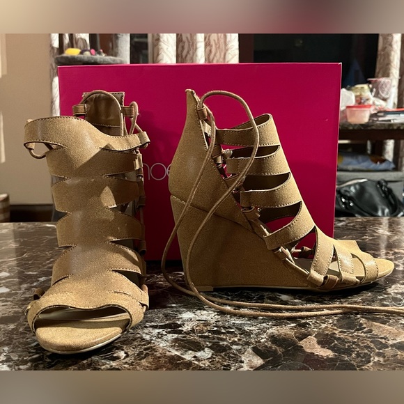 Heeled sandal - Picture 2 of 2